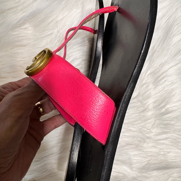 Gucci Women's Hot Pink Sandals with Gold Accents - Picture 7 of 17